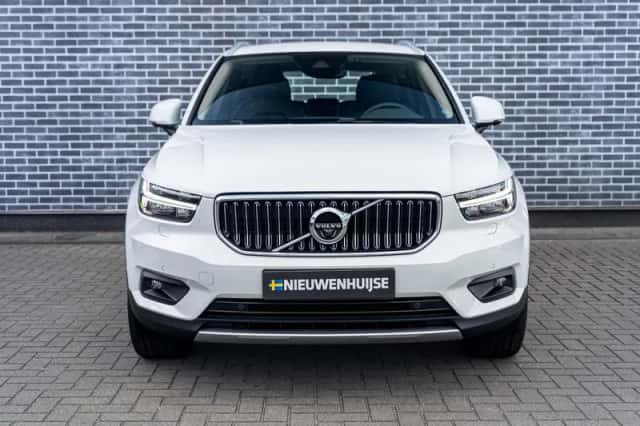 Volvo XC40 (2022) thumbnail 2