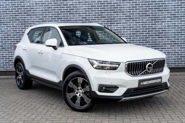 Volvo XC40 (2022) thumbnail 3