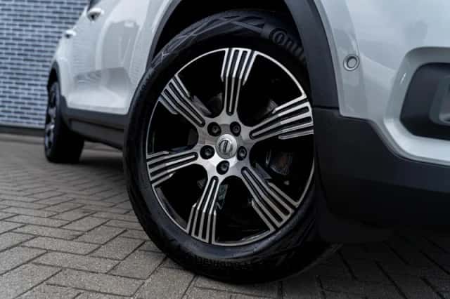 Volvo XC40 (2022) thumbnail 4