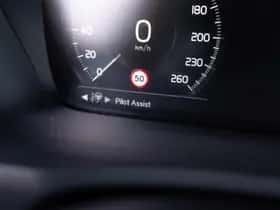 Volvo XC90 thumbnail 37