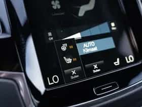 Volvo XC90 (2021) thumbnail 42