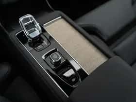 Volvo XC90 thumbnail 34