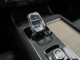 Volvo XC90 thumbnail 35