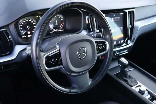 Volvo V60 (2020) thumbnail 2