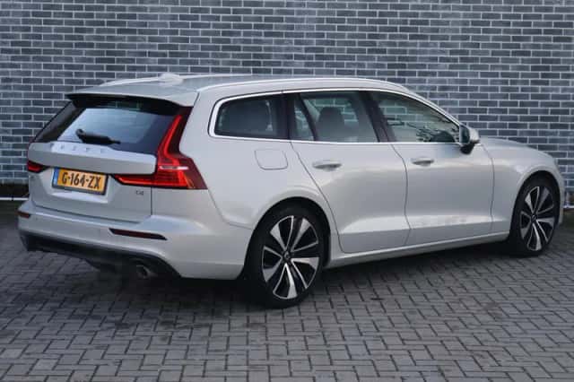 Volvo V60 (2020) thumbnail 3