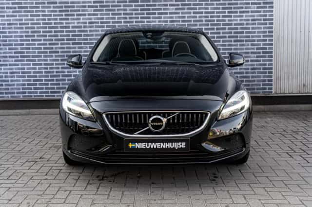 Volvo V40 (2018) thumbnail 2