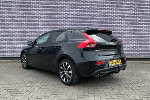 Volvo V40 (2018) thumbnail 3