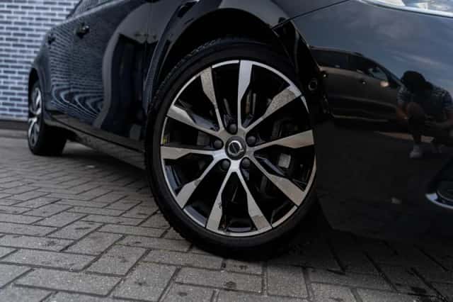 Volvo V40 (2018) thumbnail 4