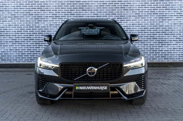 Volvo XC60 (2021) thumbnail 3