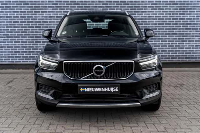 Volvo XC40 (2022) thumbnail 2