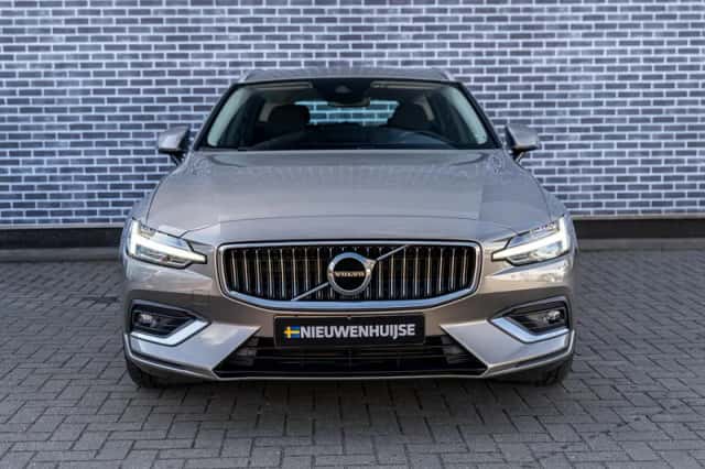 Volvo V60 (2019) thumbnail 2