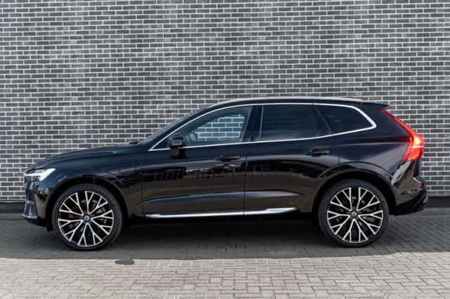 Volvo XC60 (2023) thumbnail 2