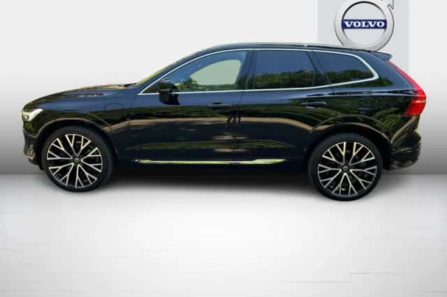 Volvo XC60 (2023) thumbnail 3