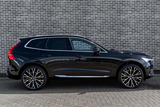 Volvo XC60 (2023) thumbnail 4