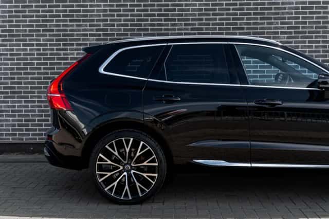 Volvo XC60 (2023) thumbnail 5