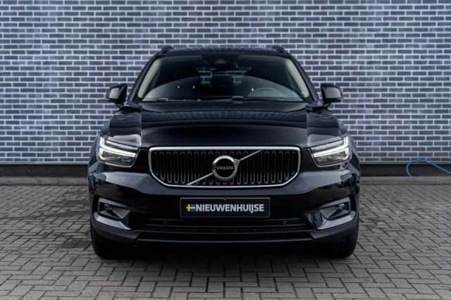 Volvo XC40 (2019) thumbnail 2