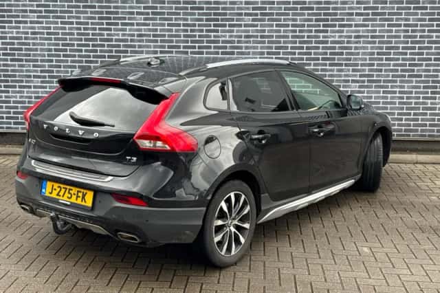 Volvo V40 (2019) thumbnail 2