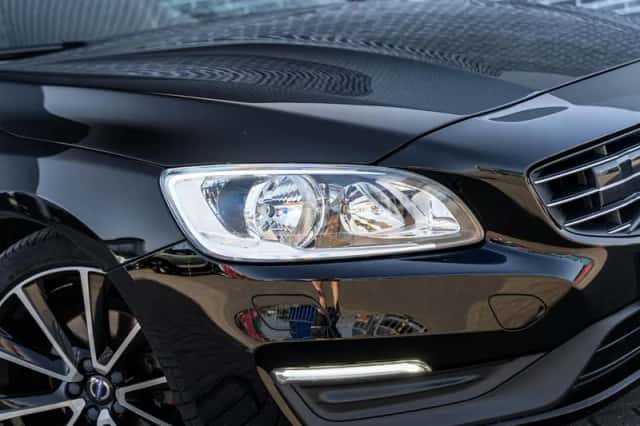Volvo V60 (2018) thumbnail 4
