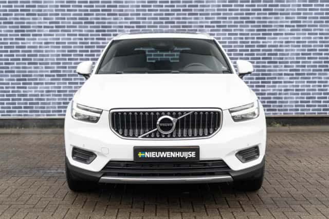 Volvo XC40 (2022) thumbnail 2