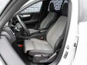 Volvo XC40 thumbnail 18