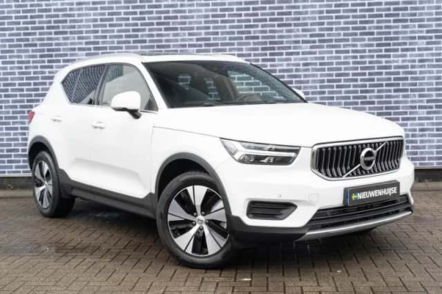 Volvo XC40 (2022) thumbnail 3