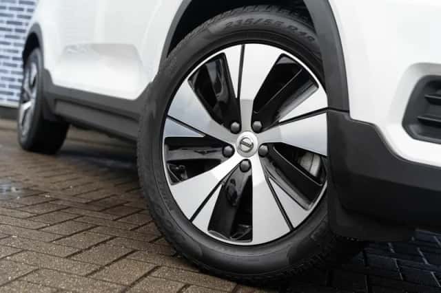 Volvo XC40 (2022) thumbnail 4