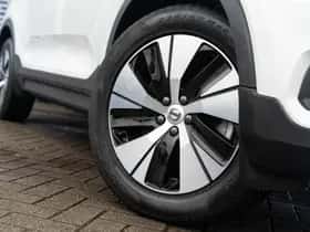 Volvo XC40 thumbnail 4