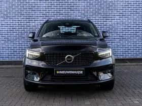 Volvo XC40 thumbnail 2