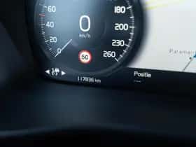 Volvo XC40 thumbnail 32