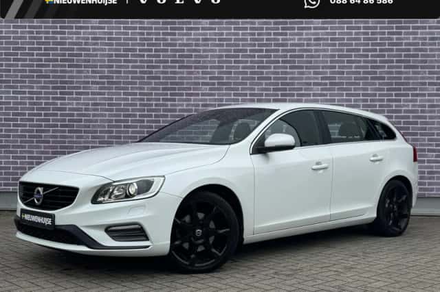 Volvo V60 (2016) thumbnail 1
