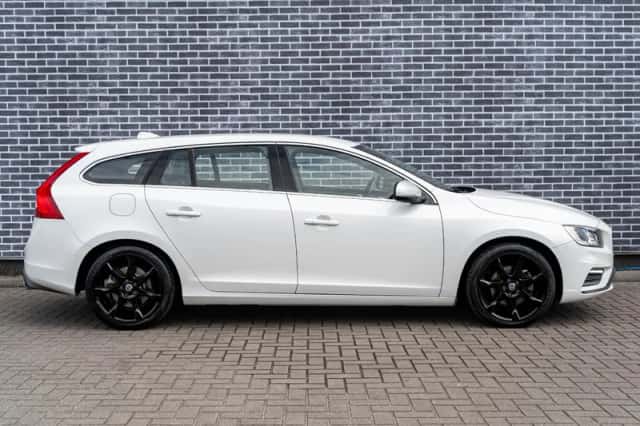 Volvo V60 (2016) thumbnail 4