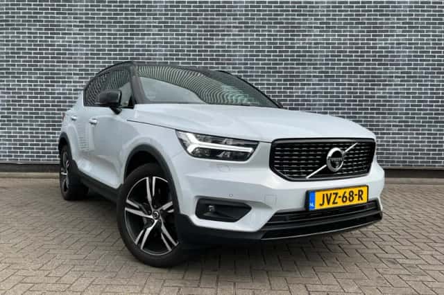 Volvo XC40 (2021) thumbnail 3