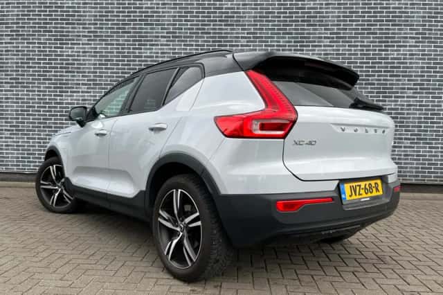 Volvo XC40 (2021) thumbnail 4