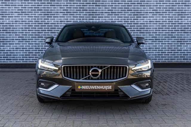 Volvo S60 (2021) thumbnail 2