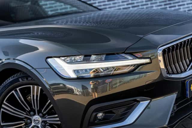 Volvo S60 (2021) thumbnail 5