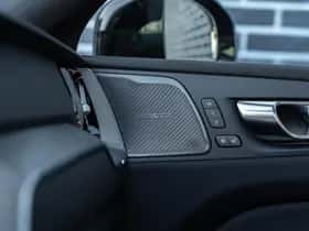 Volvo XC60 thumbnail 25