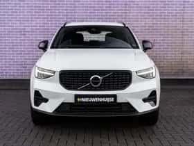 Volvo XC40 thumbnail 2