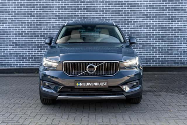 Volvo XC40 (2021) thumbnail 2