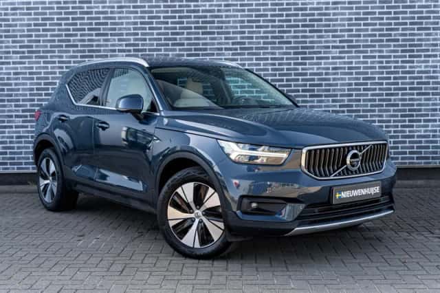 Volvo XC40 (2021) thumbnail 3