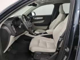 Volvo XC40 thumbnail 4