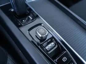 Volvo XC60 thumbnail 25