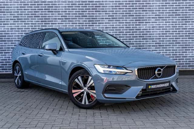 Volvo V60 (2022) thumbnail 3