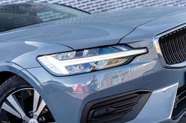 Volvo V60 (2022) thumbnail 5