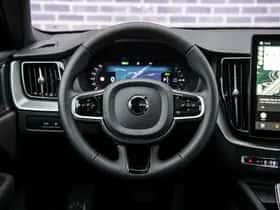 Volvo XC60 thumbnail 3