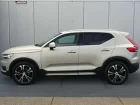 Volvo XC40 thumbnail 2