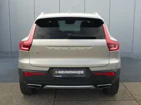 Volvo XC40 thumbnail 5
