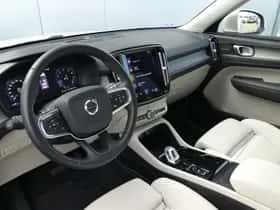 Volvo XC40 thumbnail 6