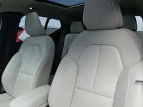 Volvo XC40 thumbnail 7