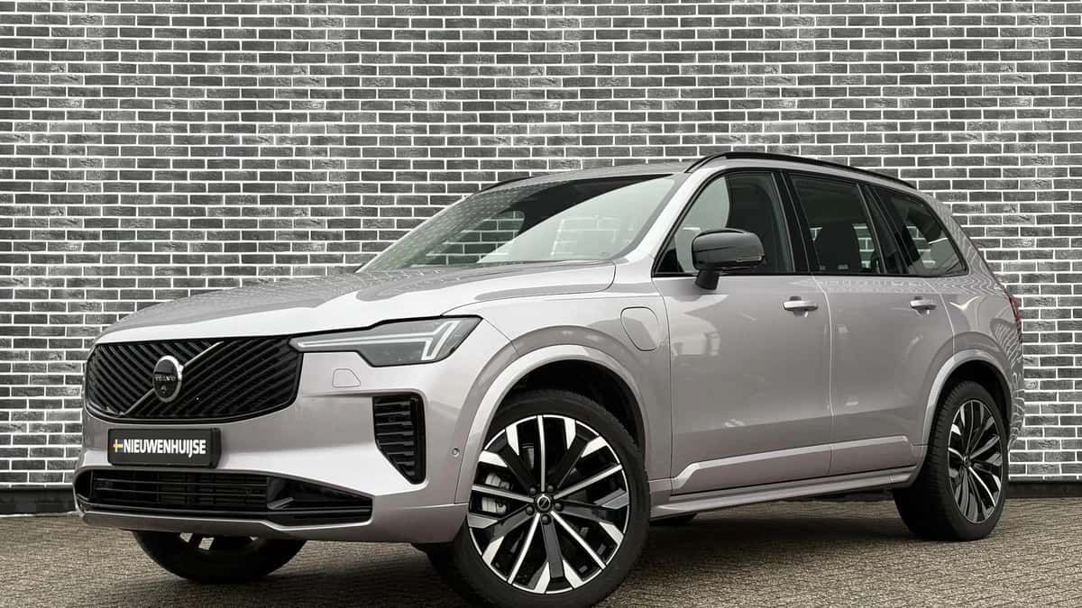 Volvo XC90 (2025) — foto 1