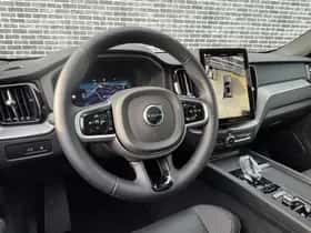 Volvo XC60 thumbnail 2